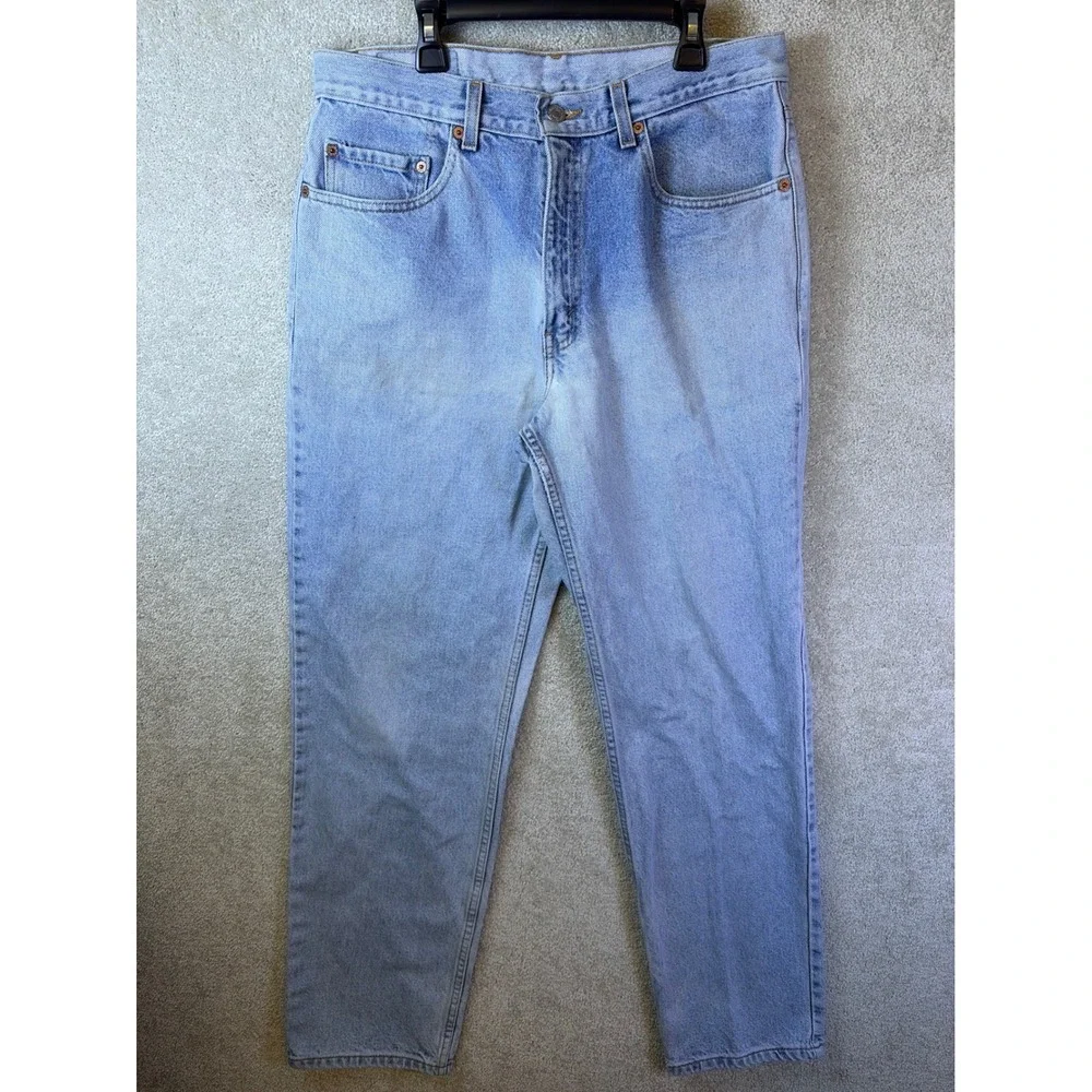 Vintage Levi's 550 Relaxed Fit Jeans Mens 34x32 Light Blue Denim Y2K Tapered